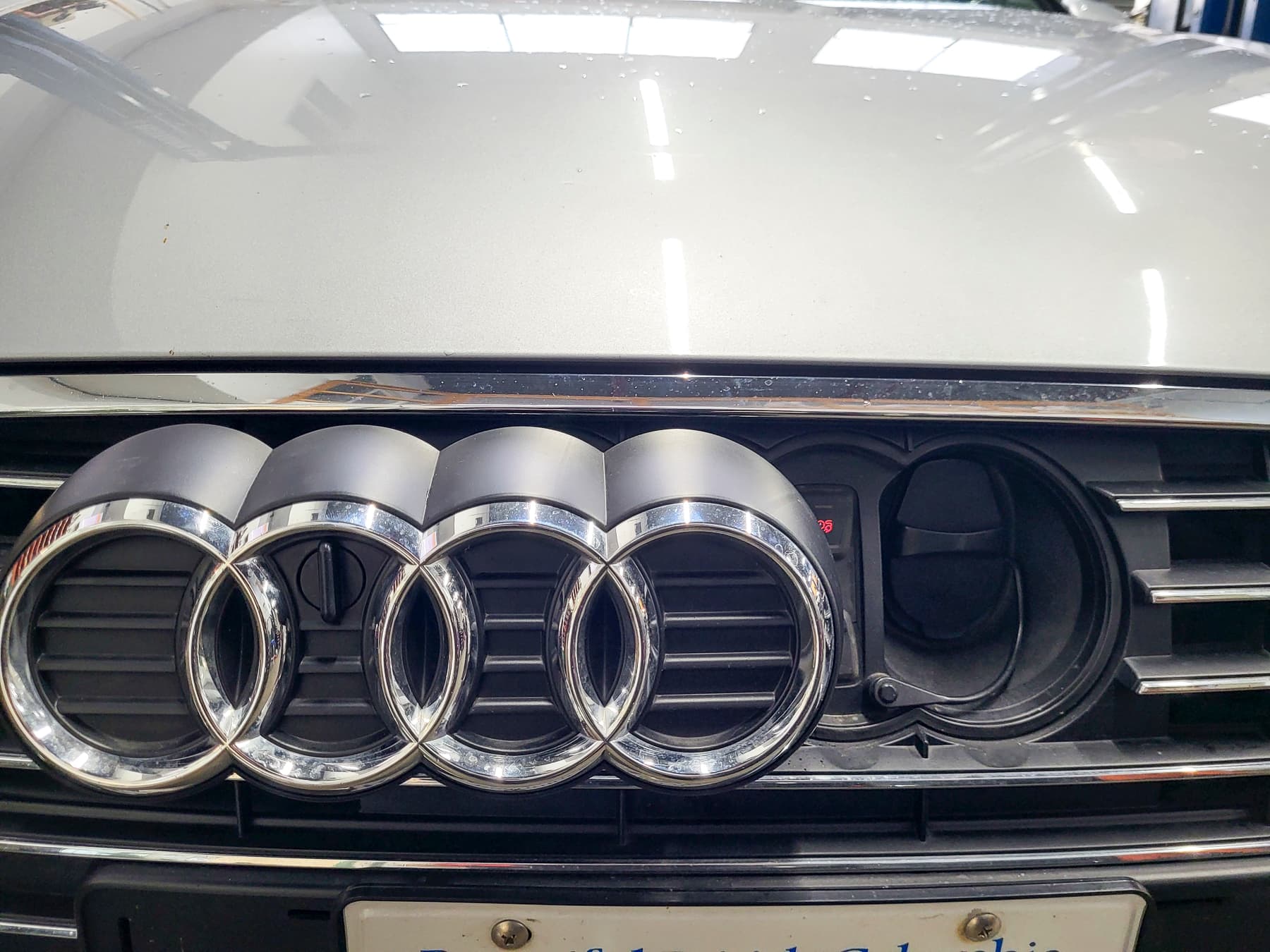 2017 Audi A3 e-tron Charge Door