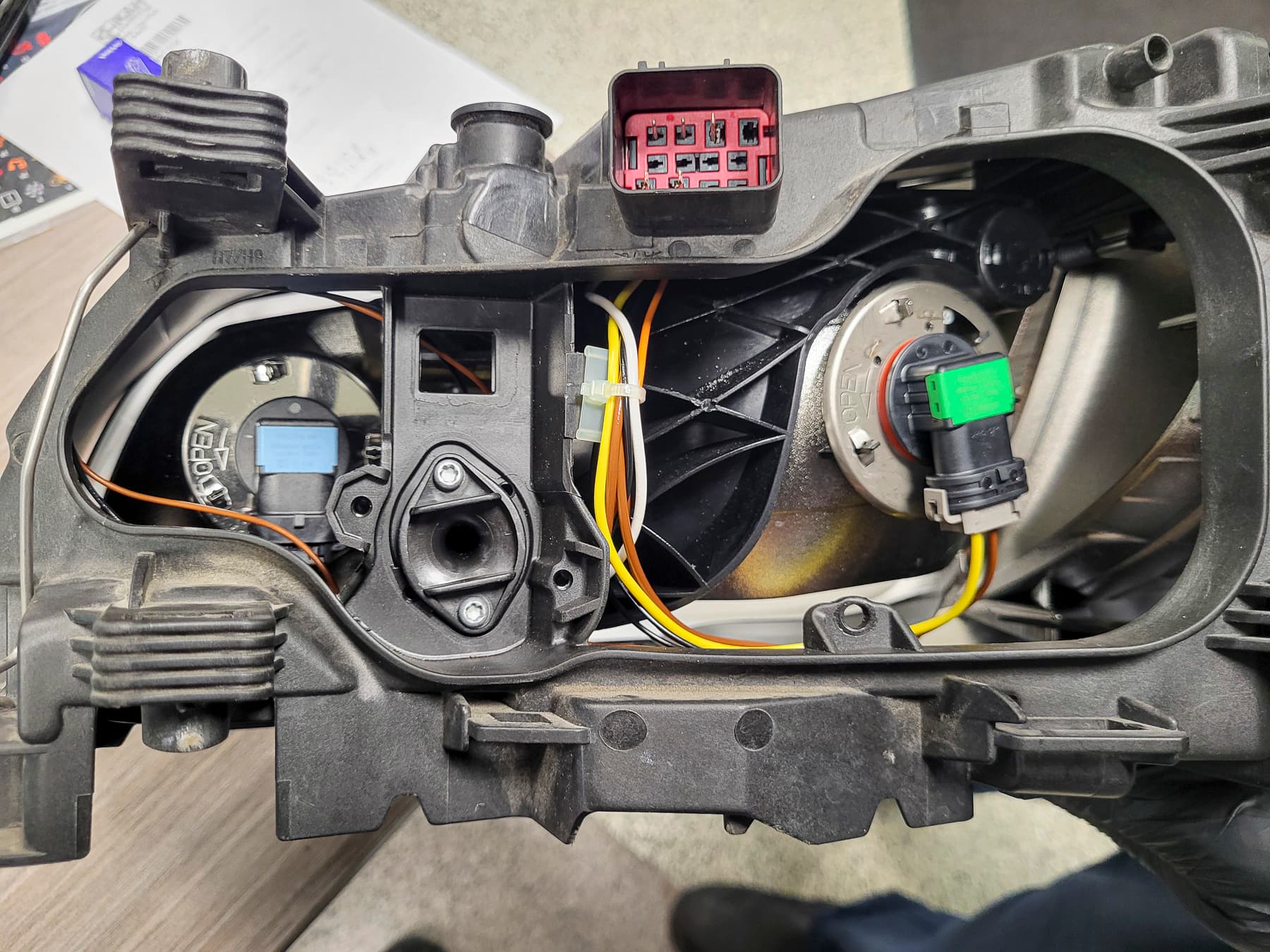 2008 Volvo XC70- lighting repairs-3 2008 Volvo XC7 Wiring Harness